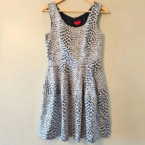 Hugo Boss Women's Printed Cotton Blended Sleeveless Mini Classy Mini Dress Sz 6. - Picture 3 of 16